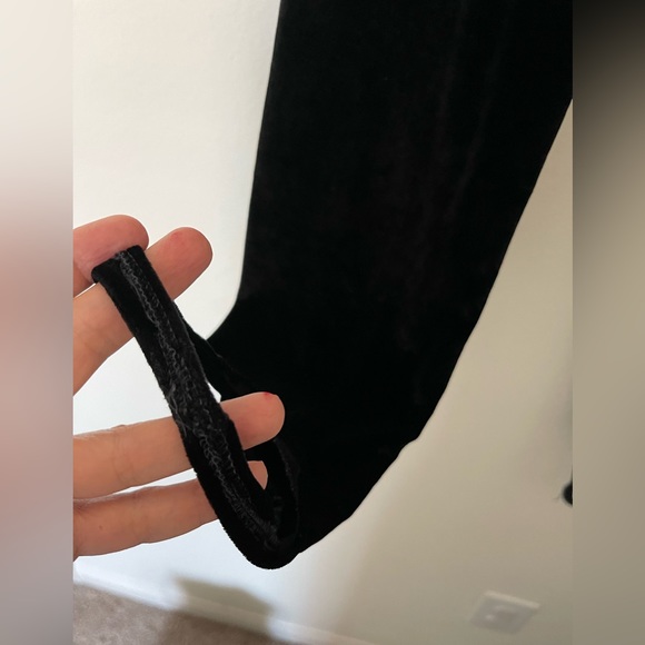 Black made in Italy velvet leggings. Size L Europe runs like S/M - Picture 3 of 6